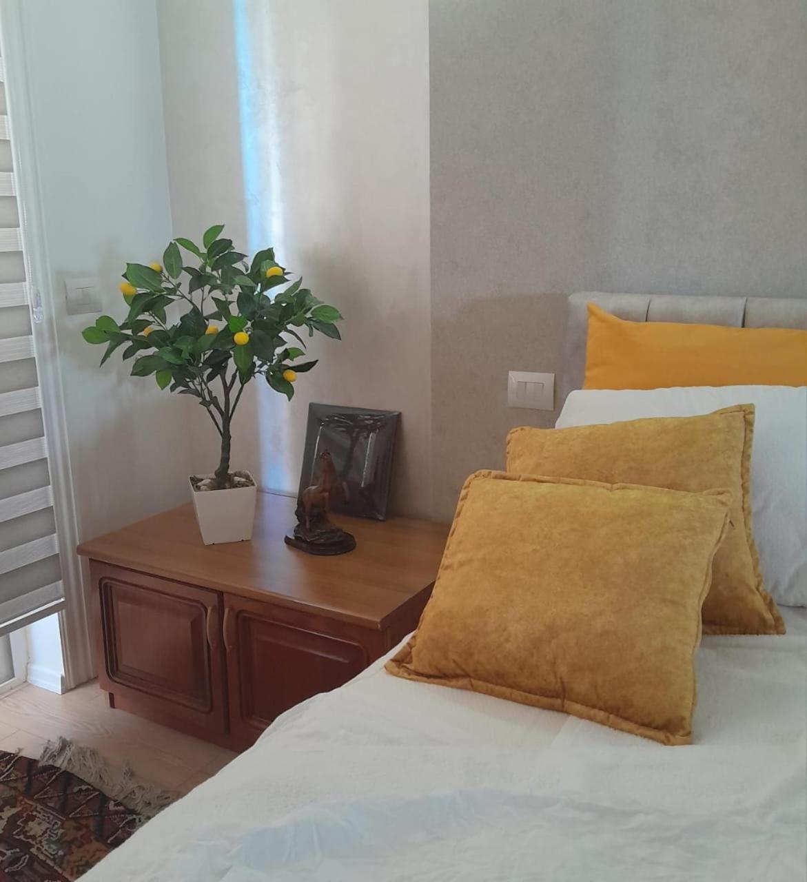 Bani'S Cozy Lovely Apt Tirana Exterior foto