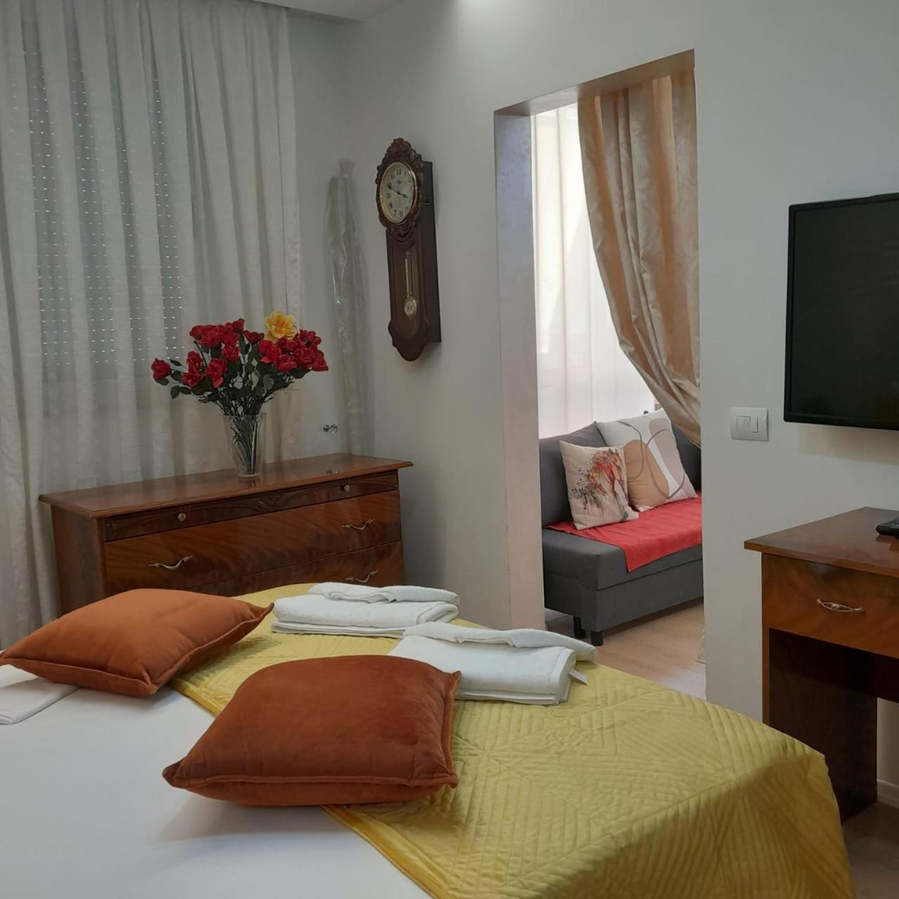 Bani'S Cozy Lovely Apt Tirana Exterior foto